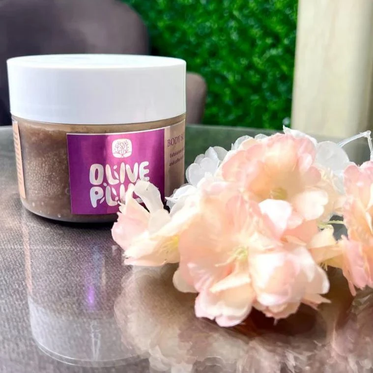 مقشّر الجسم _ Olive Plus🫒